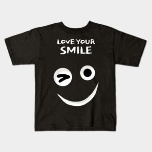 Smile if you like me Kids T-Shirt